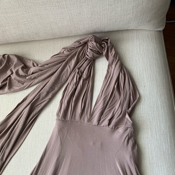 Elegant Taupe Maxi Dress - Picture 6 of 9
